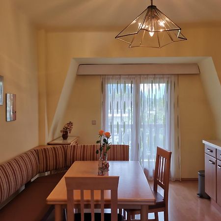 Bungalow & Apartments "Am Deber" Velden - Augsdorf Velden am Wörthersee Dış mekan fotoğraf
