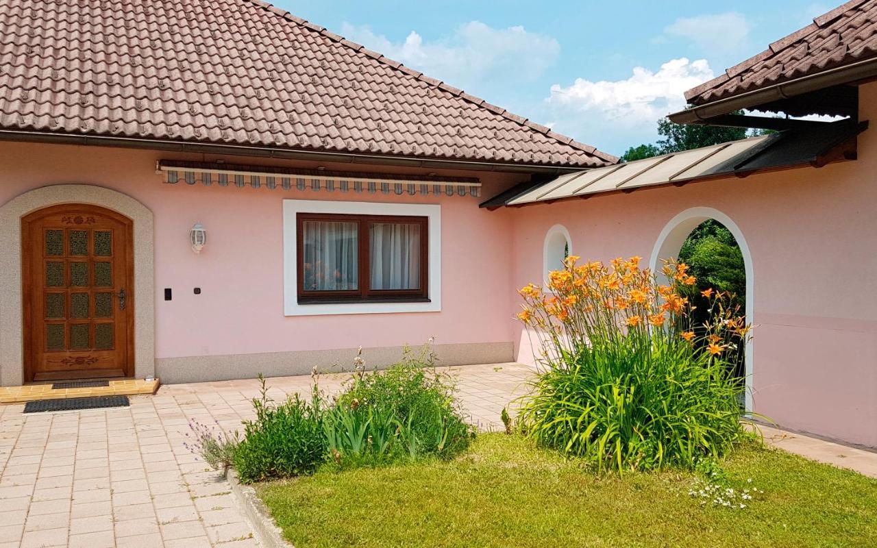 Bungalow & Apartments "Am Deber" Velden - Augsdorf Velden am Wörthersee Dış mekan fotoğraf